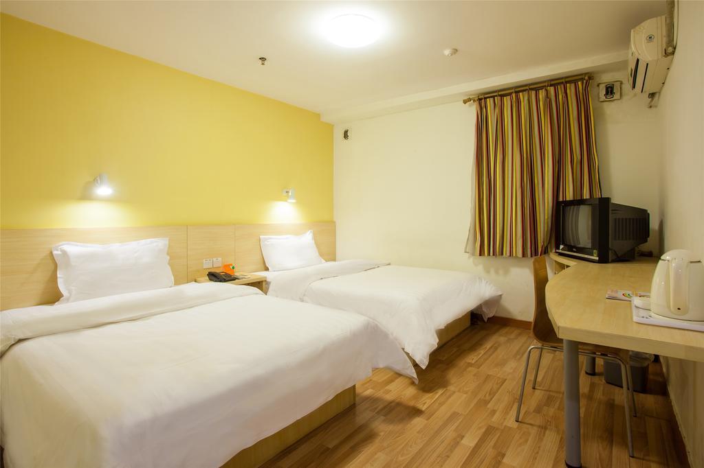 7Days Inn Guangzhou Jiaokou Subway Station 2Nd Room photo